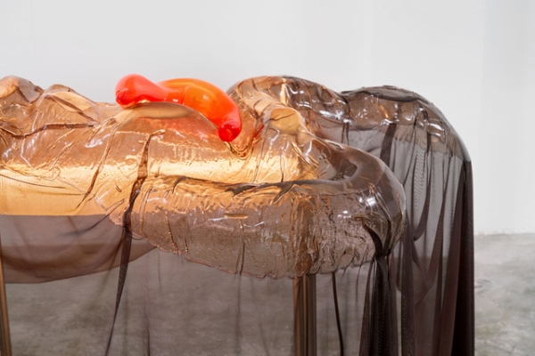 Ausstellungsansicht Pakui Hardware, The Host, 2021 – 2025, Photo: Brian Kure, Courtesy carlier | gebauer,
                                          Berlin/Madrid