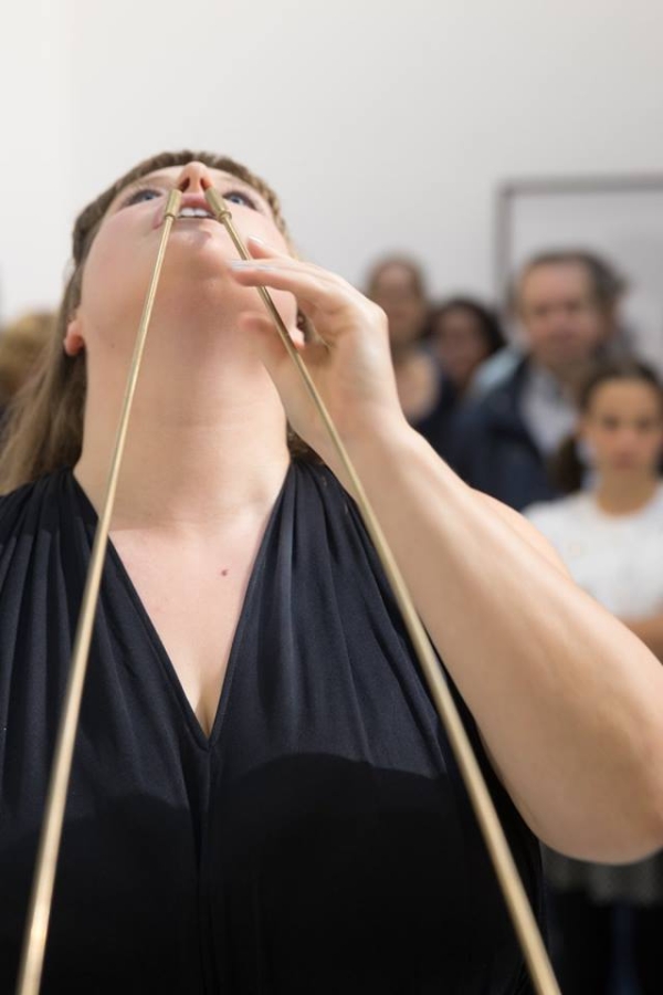 Abbildung Barbis Ruder: Mundstück mit Stäbe vor dem Mund