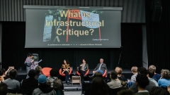 Podiumsdiskussion vor Publikum