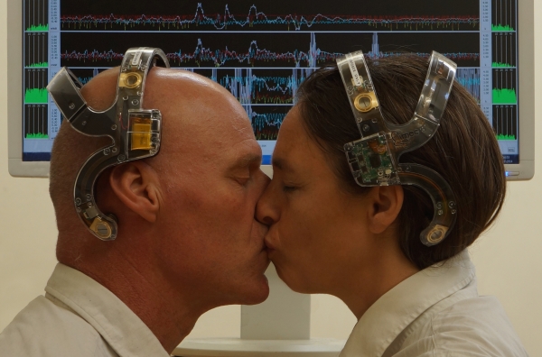 Lancel/Maat: E.E.G. KISS