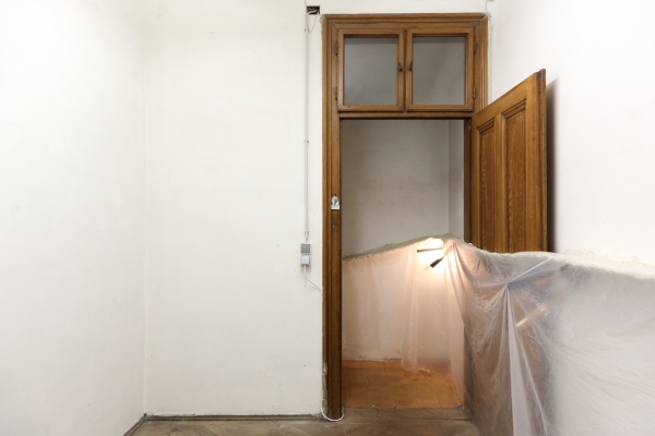 installation
                                          view, Ian Waelder, accompaniment, 2025, paper mache, new and used piano keys, plastic film, air-dry porcelain, prints on paper,
                                          tape, switched-on light bulbs, site specific dimension, Images courtesy of the artists and Laurenz, Vienna. Photos by Aaron
                                          Amar Bhamra.