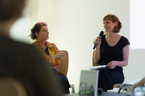 V.l.n.r.: Bernadette Reinhold, Christina Wieder © Universität für angewandte Kunst Wien, Foto: Dominik Buda